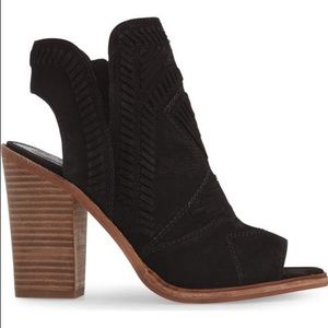 Karinta Block Heel Bootie
VINCE CAMUTO